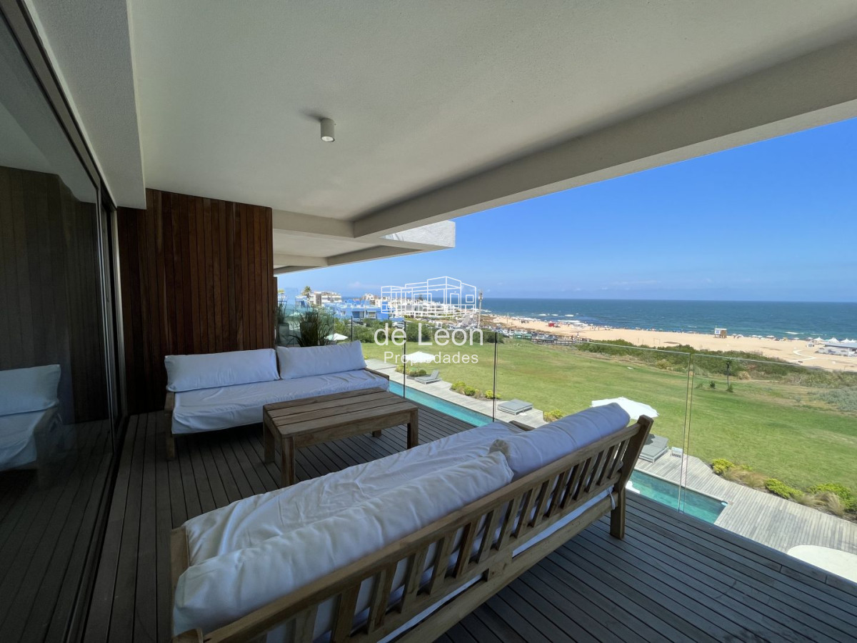 Apartamento ID.15240 - Departamento de 4 dormitorios en suite más servicio, sobre la playa, Manantiales