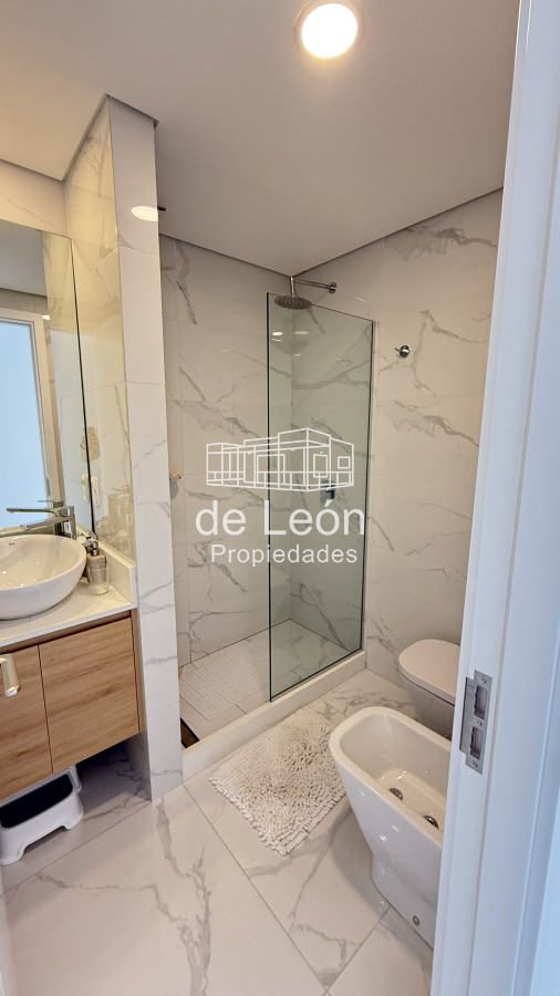 Apartamento ID.15275 - Departamento en alquiler Paramount Tower Punta del Este