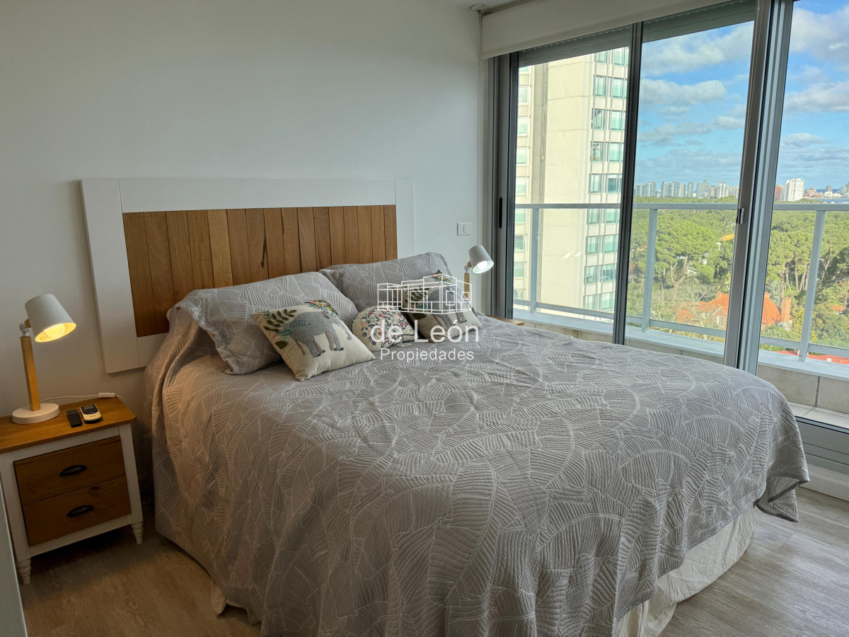 Apartamento ID.15272 - Excelente departamento con vista de 3 dormitorios 2 baños en venta, Punta del Este