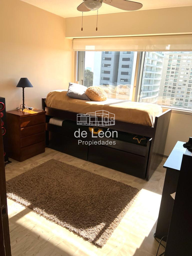 Apartamento ID.14939 - Departamento reciclado de 3 dormitorios y servicio sobre Roosevelt 