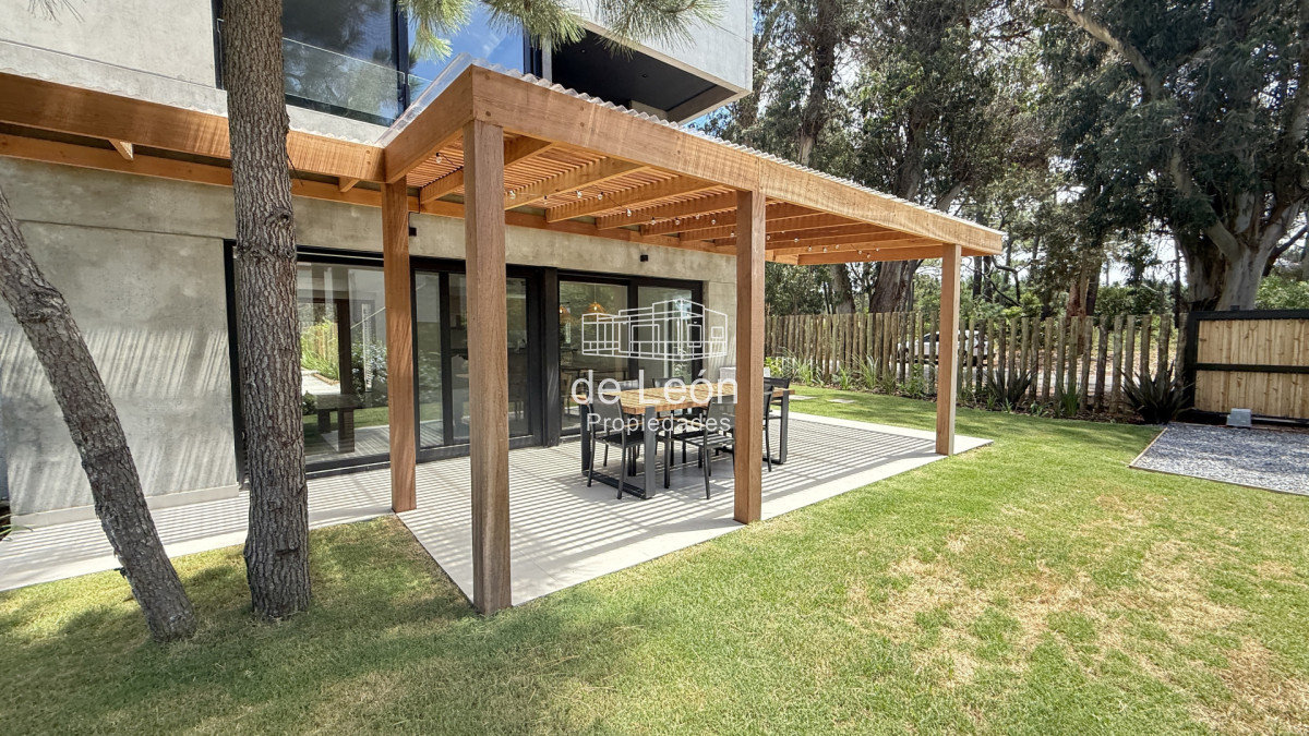 Apartamento ID.14801 - Casa en complejo La Barra, excelente oportunidad para invertir