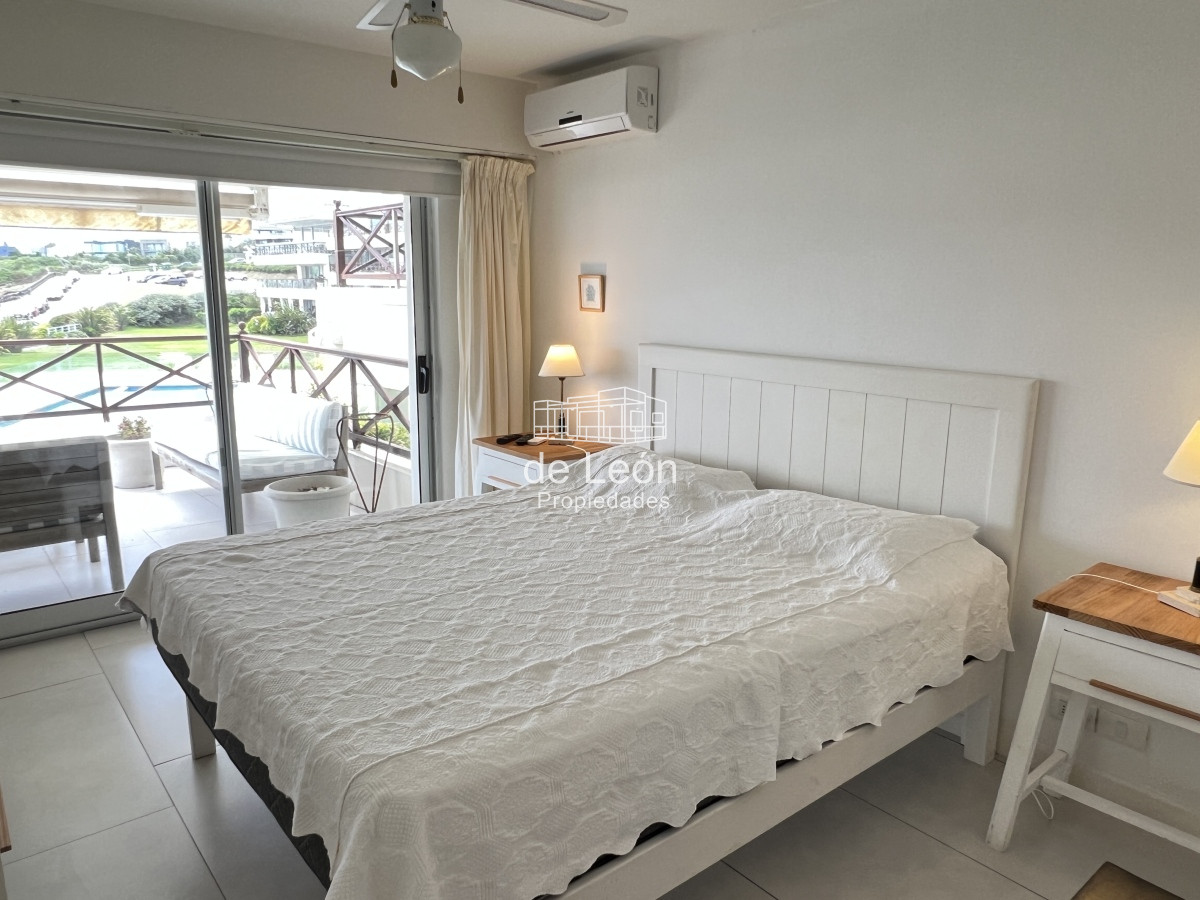Apartamento ID.1492 - Departamento en Manantiales, sobre playa Bikini, 2 dormitorios y dependencia de servicio. 