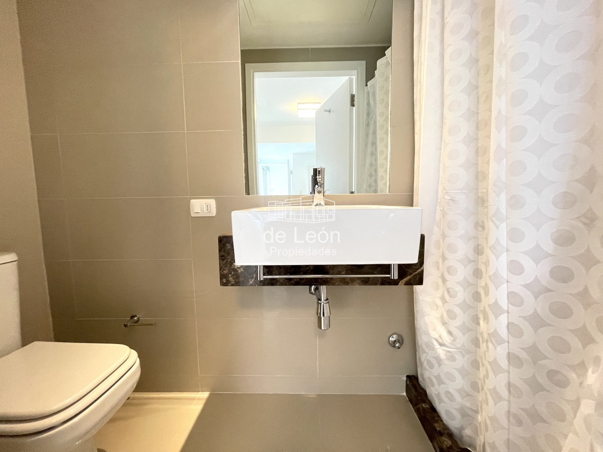 Apartamento ID.14933 - Espectacular departamento de 3 suites y dependencia en Tiburon 3, Playa Brava, Punta del Este