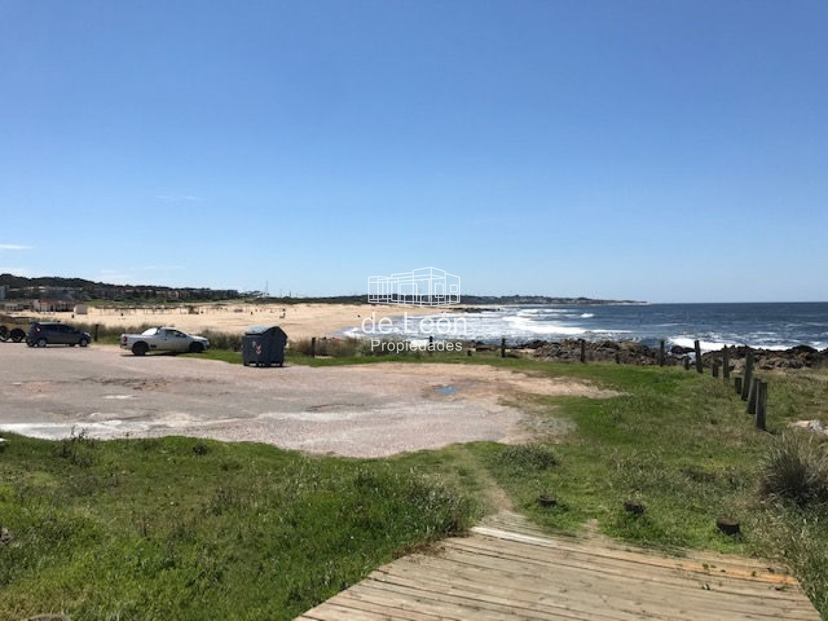 Apartamento ID.1097 - Departamento de 2 dormitorios y 2 baños con gran vista al mar