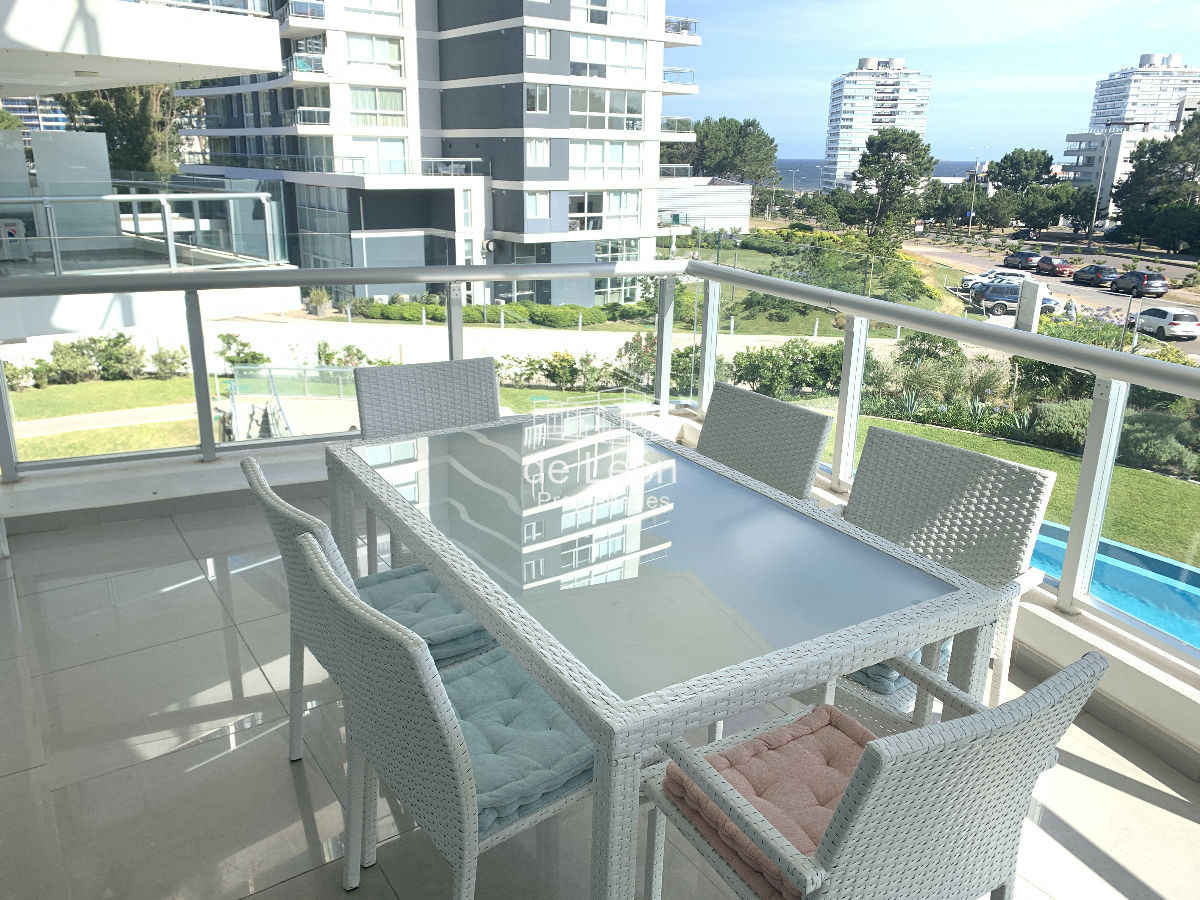 Apartamento ID.1126 - Moderno departamento de 3 dormitorios en suite a metros del mar, Punta del Este