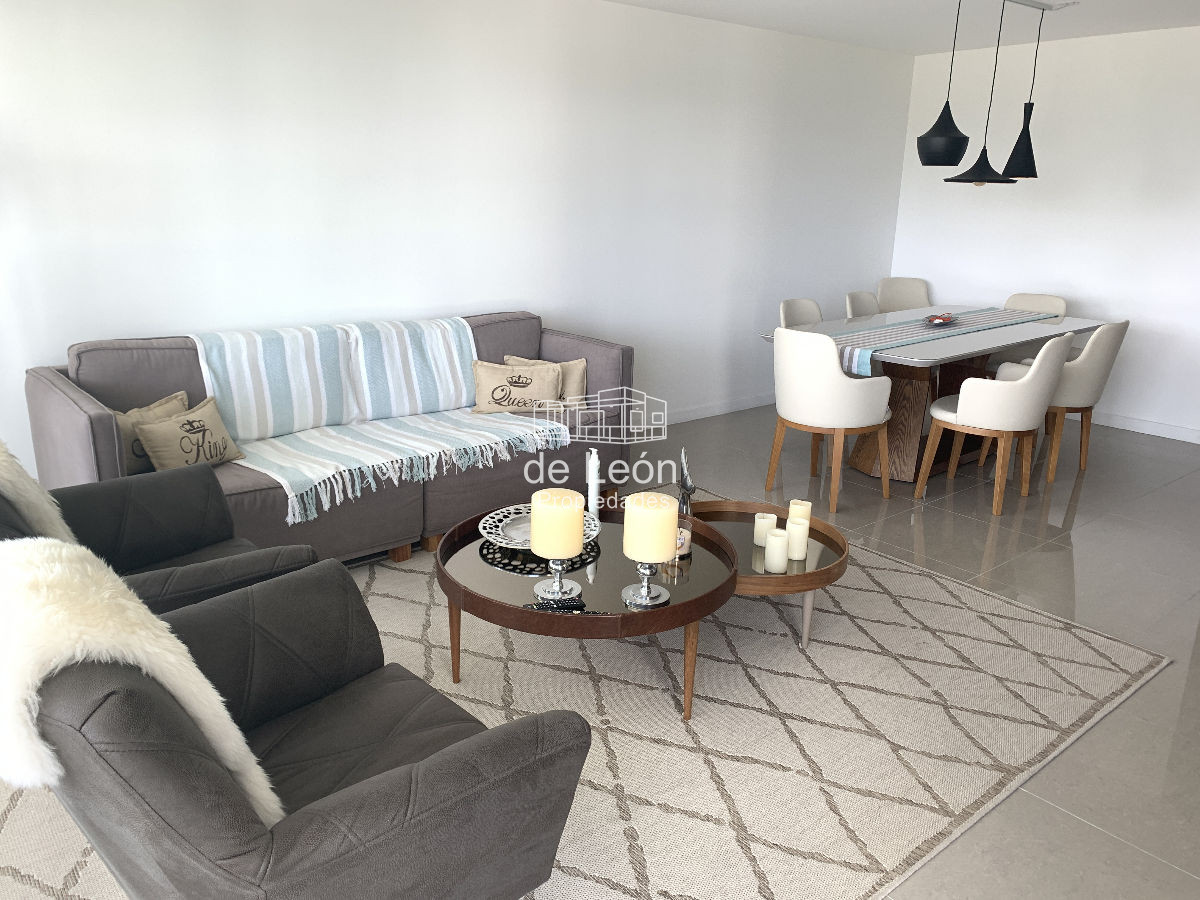 Apartamento ID.1126 - Moderno departamento de 3 dormitorios en suite a metros del mar, Punta del Este