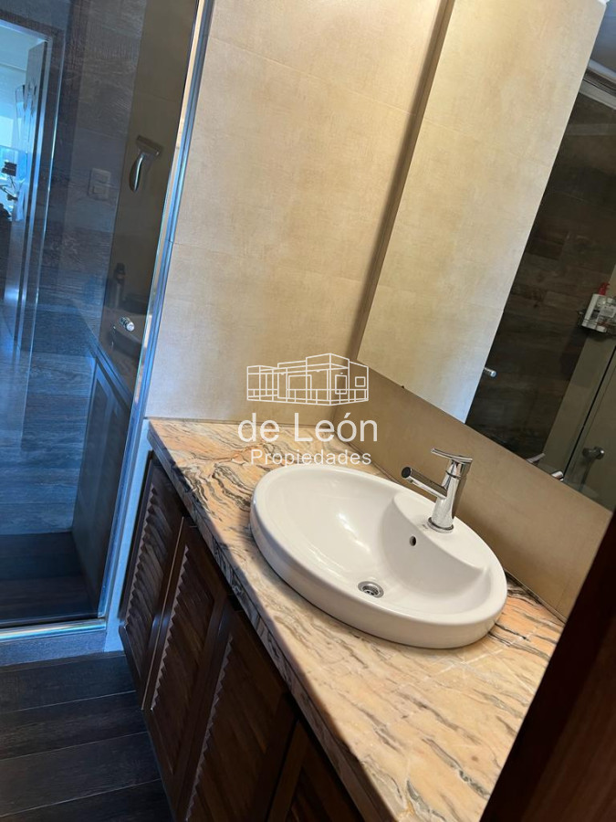 Apartamento ID.14939 - Departamento reciclado de 3 dormitorios y servicio sobre Roosevelt 