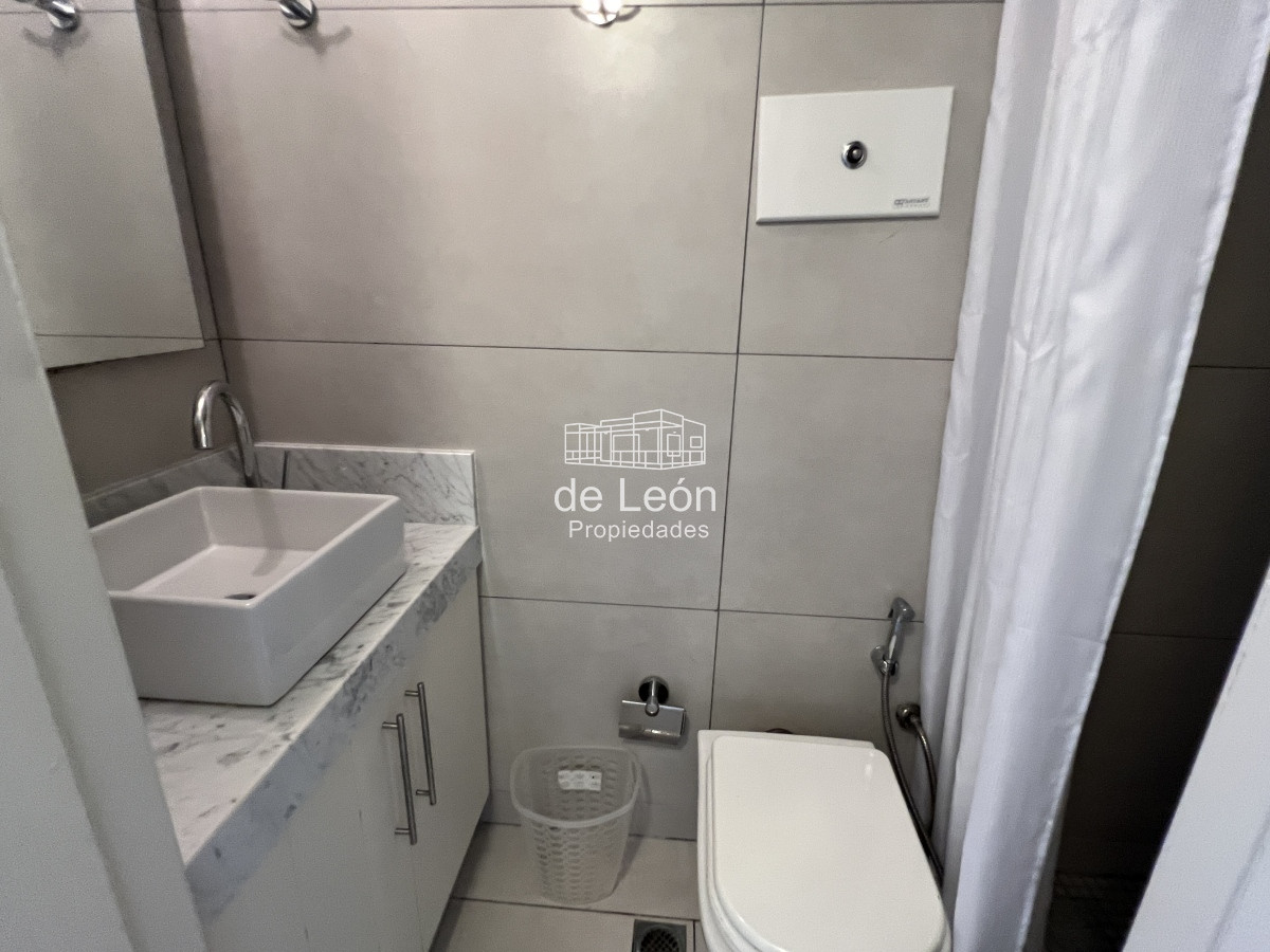 Apartamento ID.1492 - Departamento en Manantiales, sobre playa Bikini, 2 dormitorios y dependencia de servicio. 