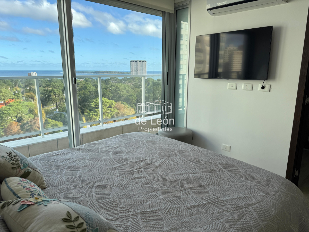 Apartamento ID.15272 - Excelente departamento con vista de 3 dormitorios 2 baños en venta, Punta del Este