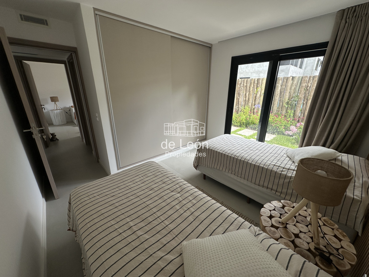 Apartamento ID.15185 - Excelente apartamento estilo casa de 3 dormitorios en La Barra