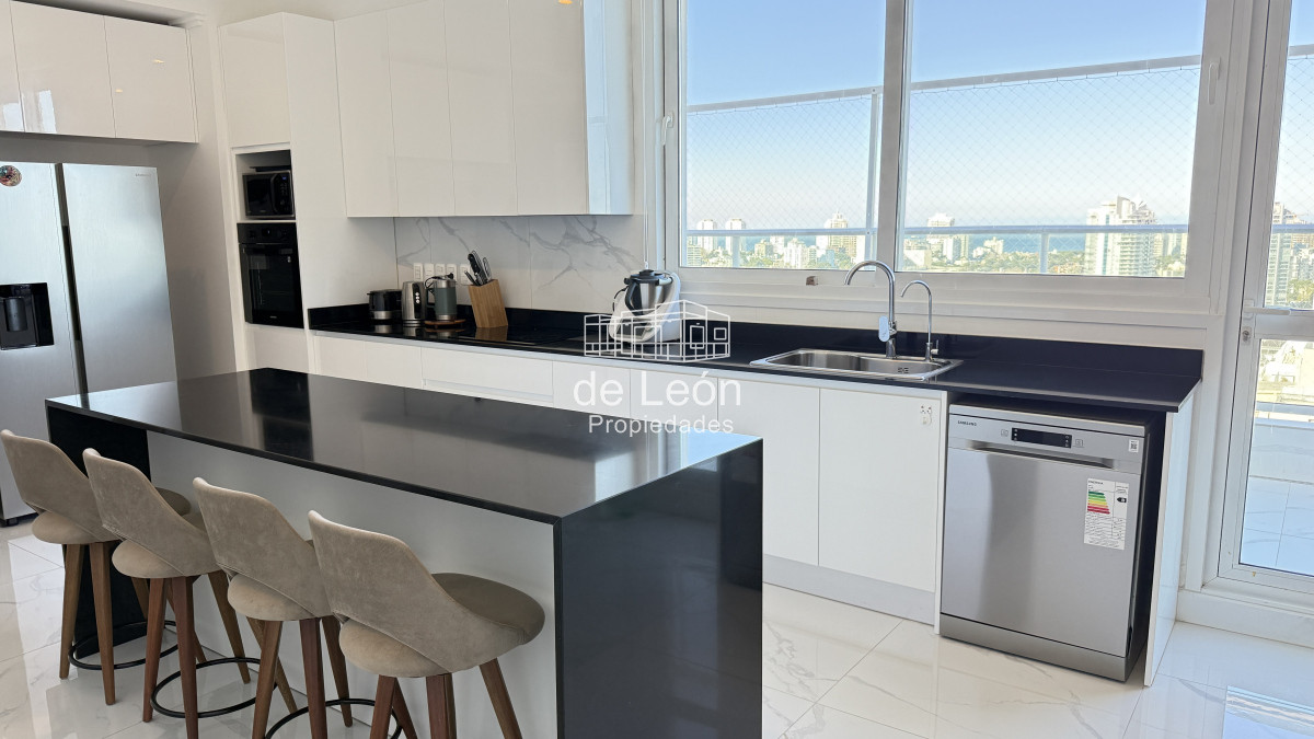 Apartamento ID.15275 - Departamento en alquiler Paramount Tower Punta del Este