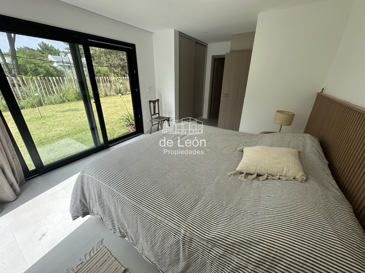 Apartamento ID.15185 - Excelente apartamento estilo casa de 3 dormitorios en La Barra