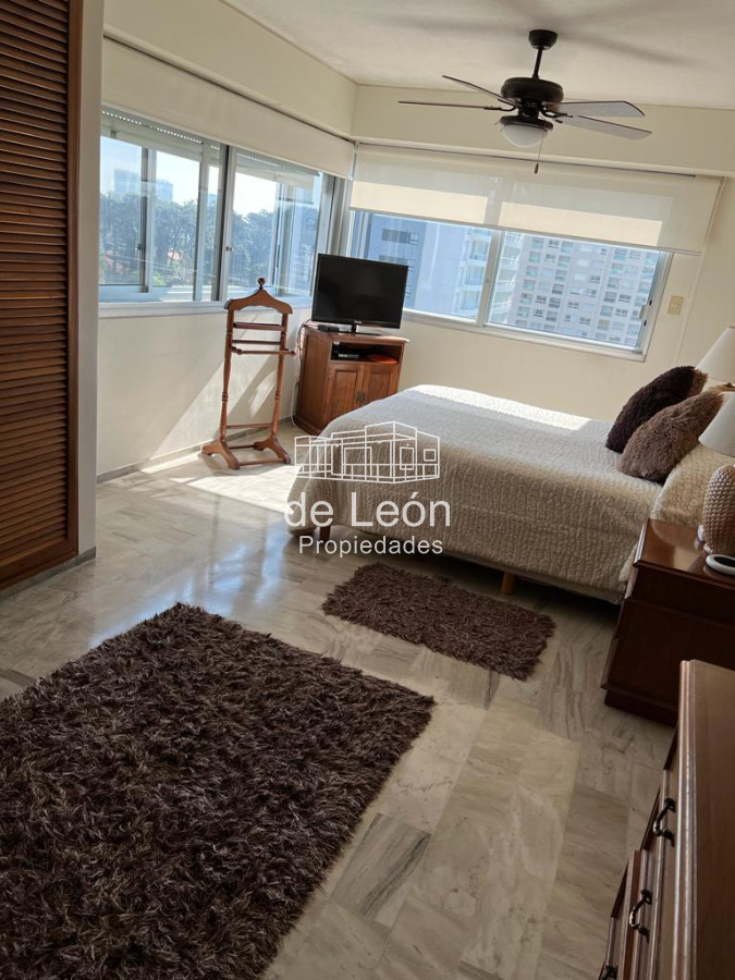 Apartamento ID.14939 - Departamento reciclado de 3 dormitorios y servicio sobre Roosevelt 