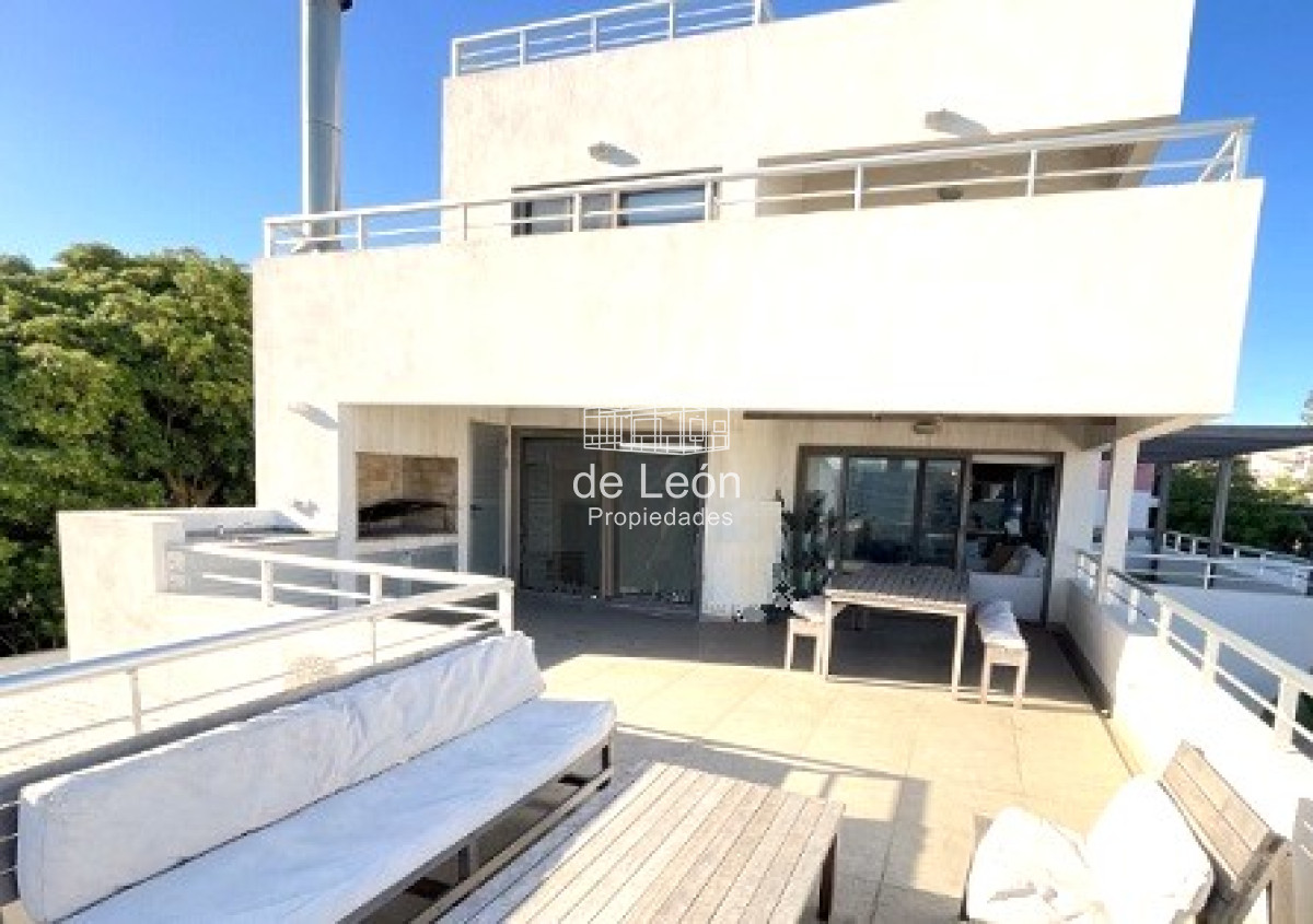 Apartamento ID.1453 - Se alquila cómodo y moderno departamento en La Barra, a pasos del mar