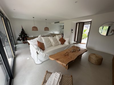 Excelente apartamento estilo casa de 3 dormitorios en La Barra