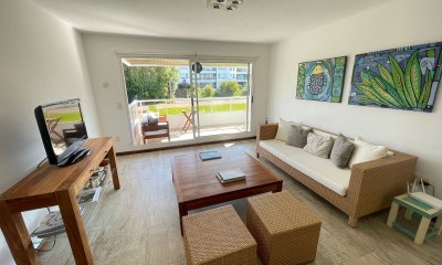 Departamento de 2 dormitorios a metros del mar en Playa Brava