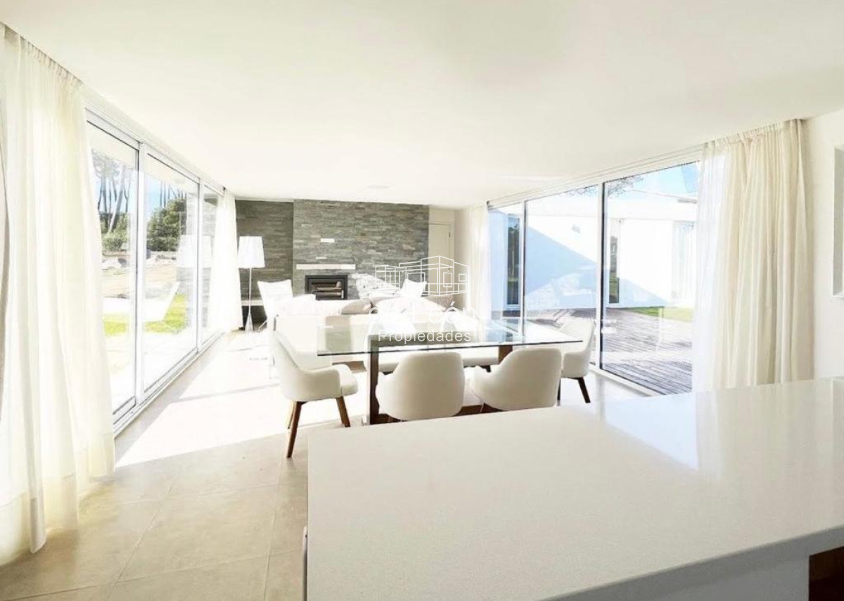 Casa ID.14816 - Moderna casa en Barrio Privado, Punta del Este
