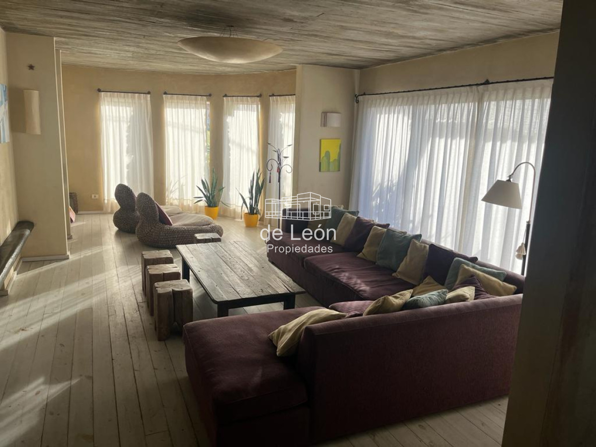 Casa ID.190 - Importante casa de 4 dormitorios en Montoya, La Barra 