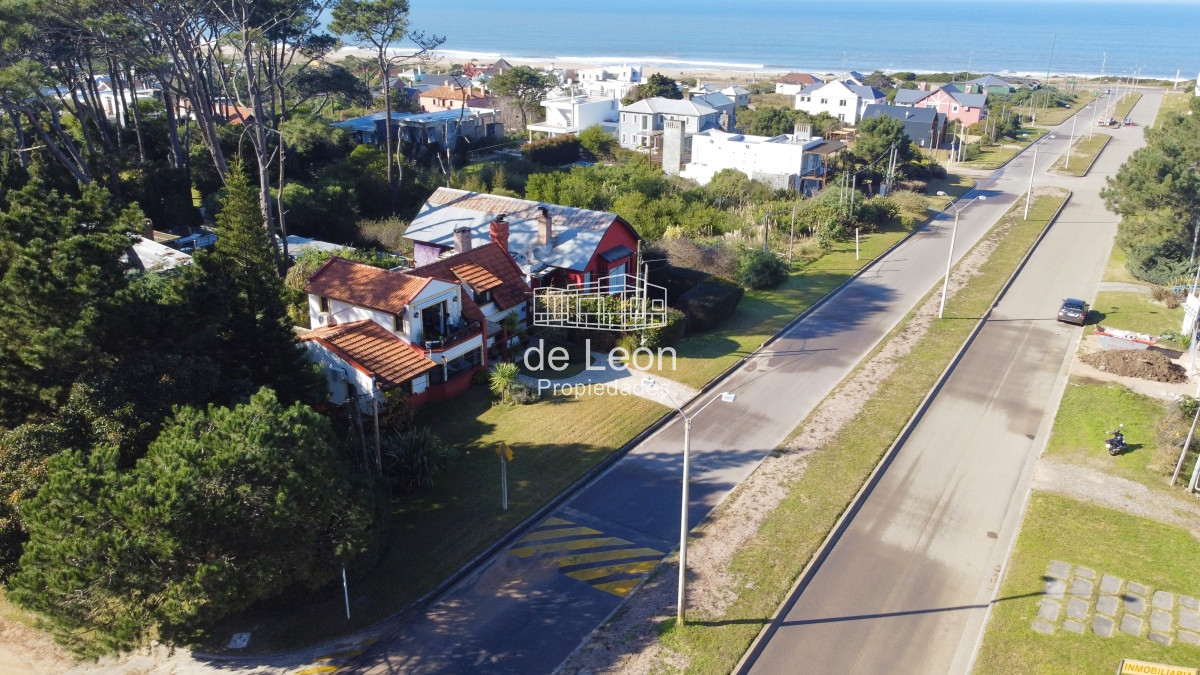 Casa ID.37 - Casa de 3 dormitorios en venta en Montoya, La Barra
