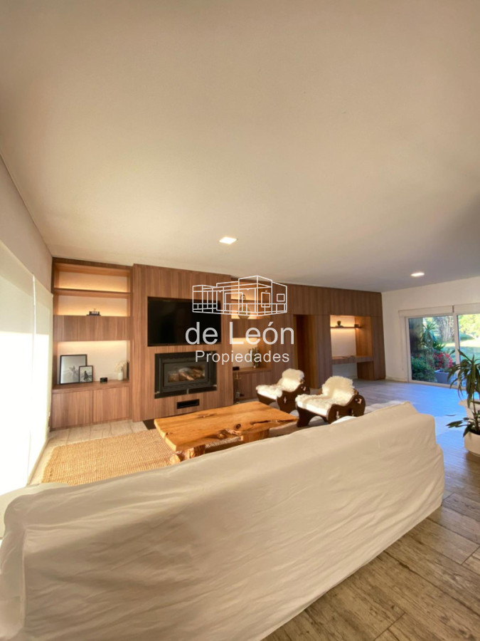 Casa ID.15327 - Casa moderna en Pueblo Mío de 4 suites + servicio