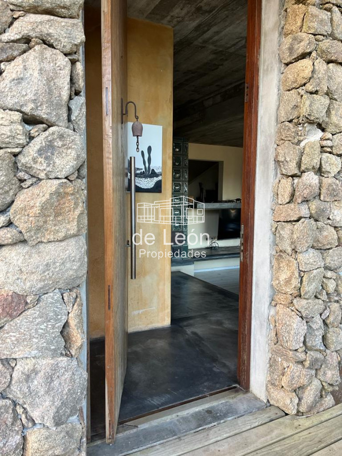Casa ID.190 - Importante casa de 4 dormitorios en Montoya, La Barra 