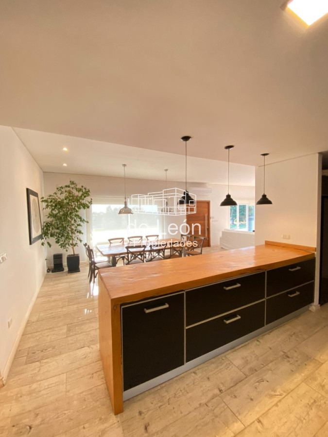 Casa ID.15327 - Casa moderna en Pueblo Mío de 4 suites + servicio