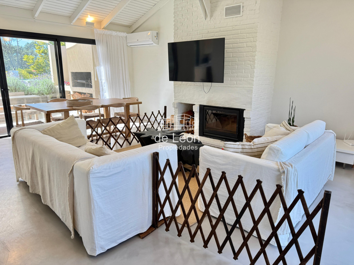 Casa ID.1108 - Casa de 3 dormitorios en alquiler en Montoya, La Barra