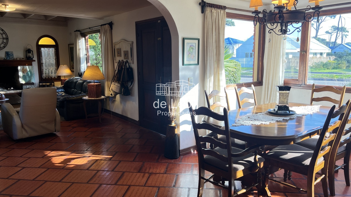 Casa ID.37 - Casa de 3 dormitorios en venta en Montoya, La Barra