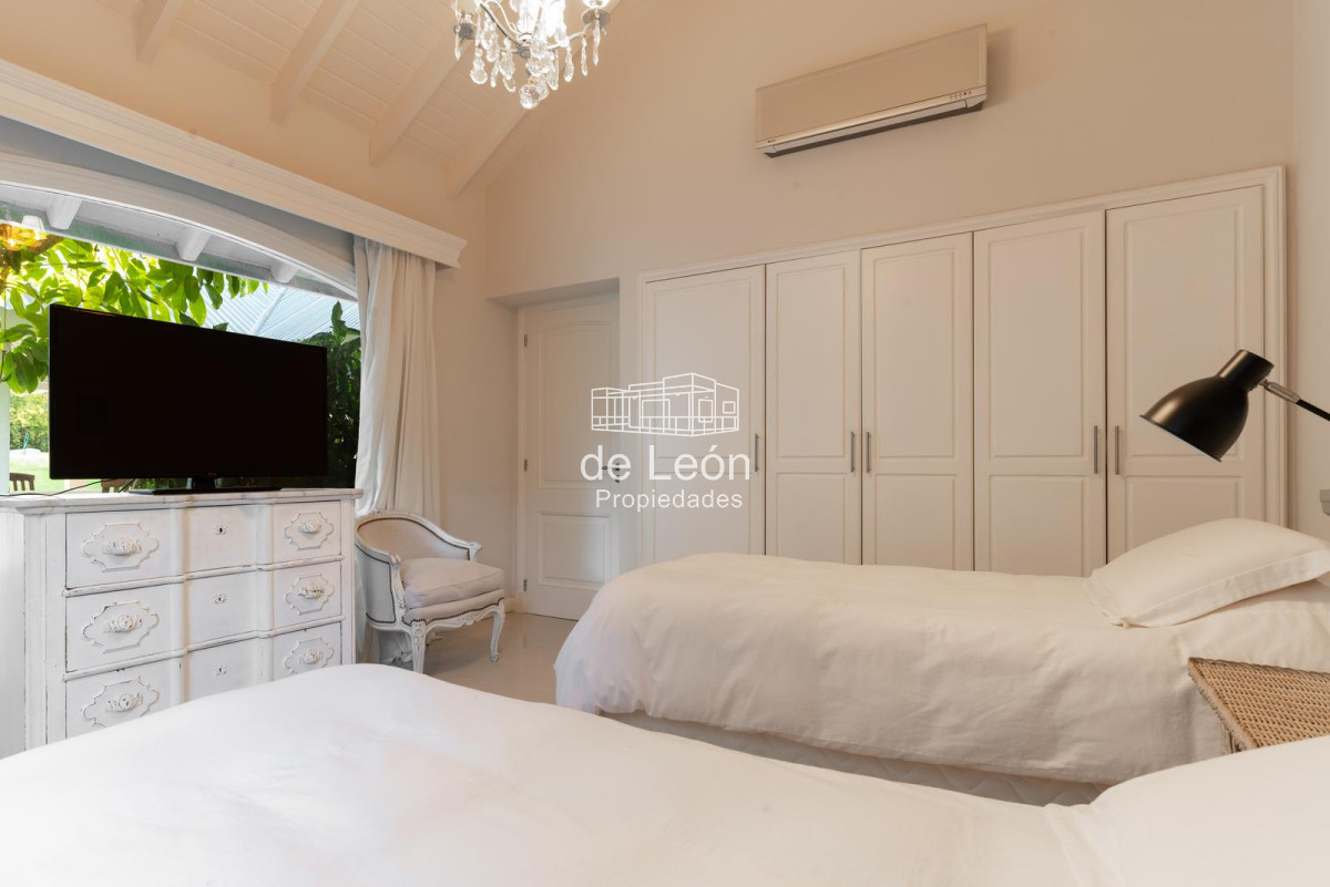 Casa ID.116 - Magnifica residencia en La Barra 