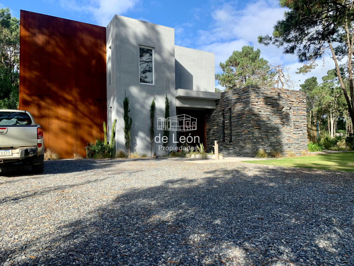 Casa ID.14953 - Espectacular casa de 4 dormitorios en La Barra