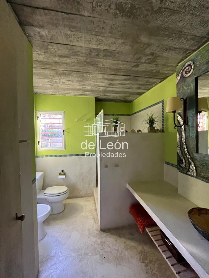 Casa ID.190 - Importante casa de 4 dormitorios en Montoya, La Barra 
