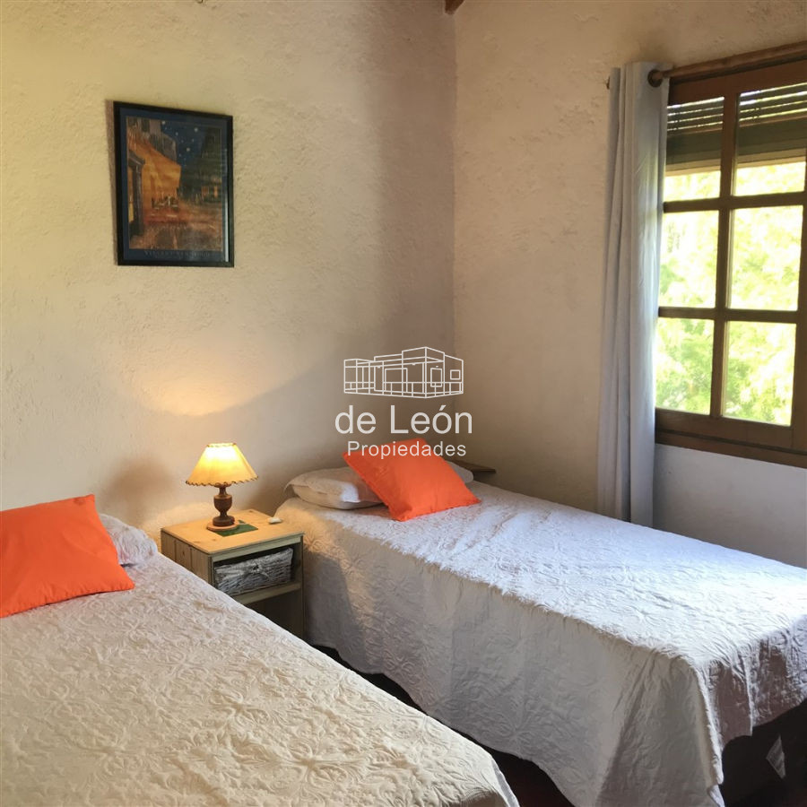 Casa ID.1108 - Se vende casa clásica en Montoya