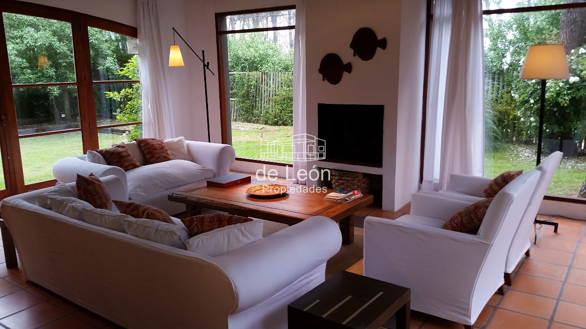 Casa ID.114 - Casa de 6 dormitorios en venta en Montoya, La Barra