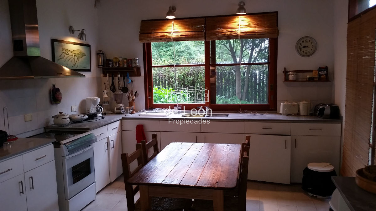 Casa ID.114 - Casa de 6 dormitorios en venta en Montoya, La Barra