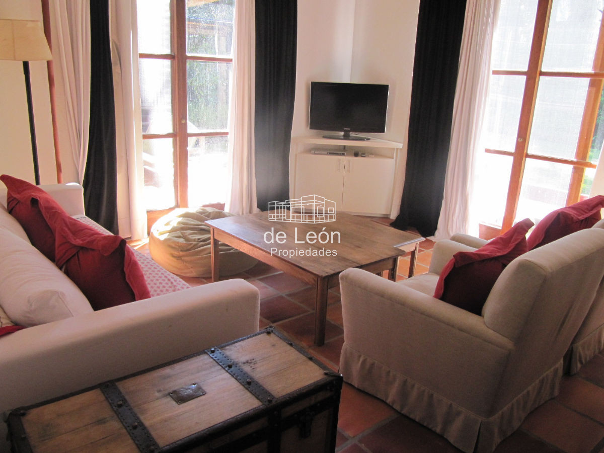 Casa ID.114 - Casa de 6 dormitorios en venta en Montoya, La Barra