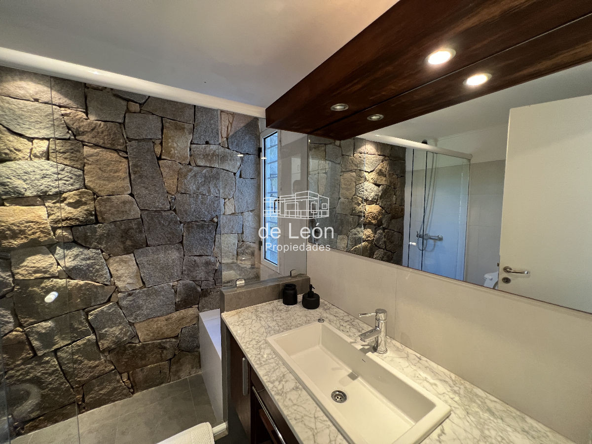 Casa ID.141 - Espectacular casa en Altos de Punta Piedra