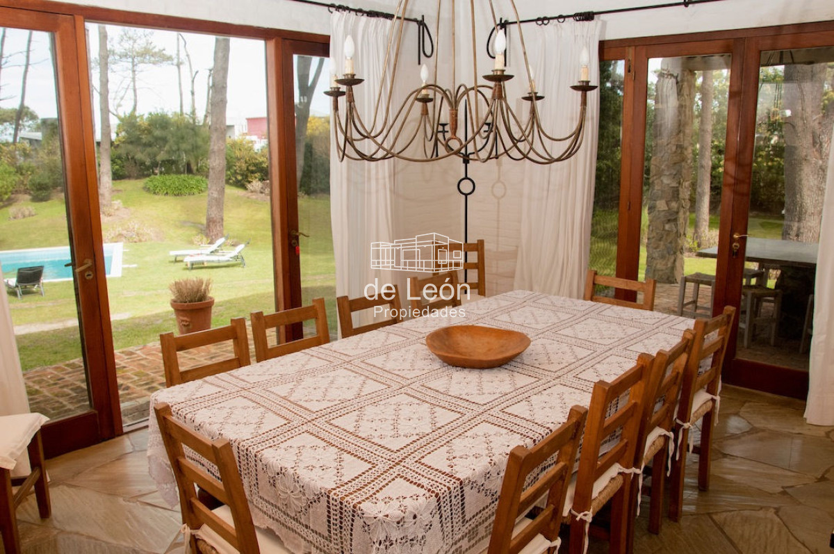 Casa ID.188 - Gran casa de 5 dormitorios en Montoya