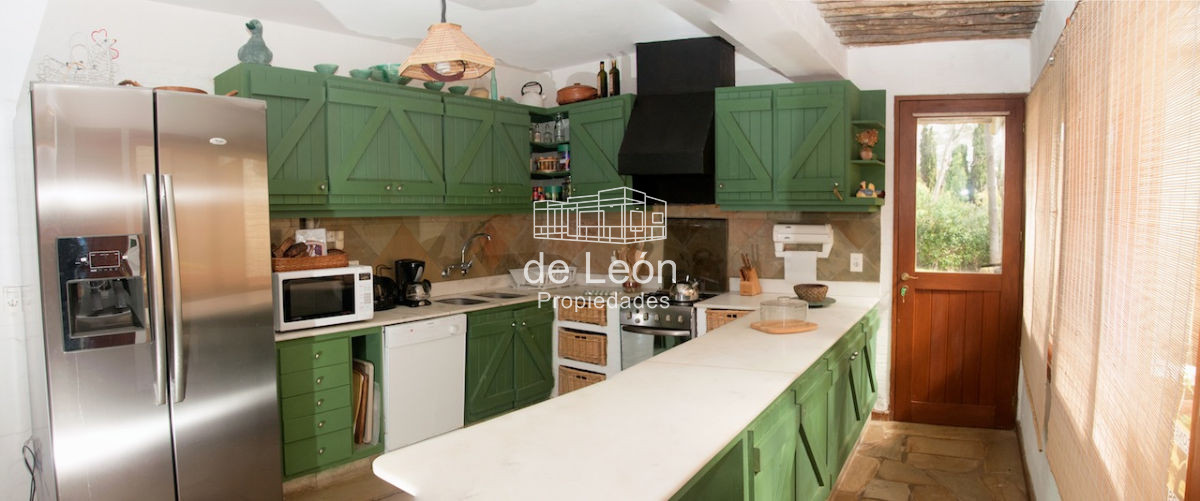 Casa ID.188 - Gran casa de 5 dormitorios en Montoya