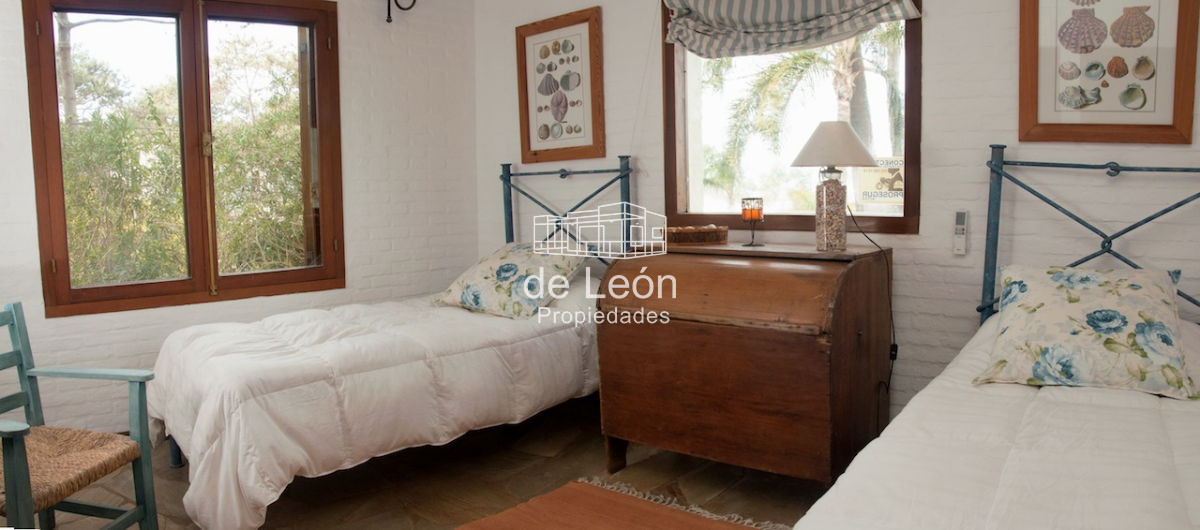 Casa ID.188 - Gran casa de 5 dormitorios en Montoya