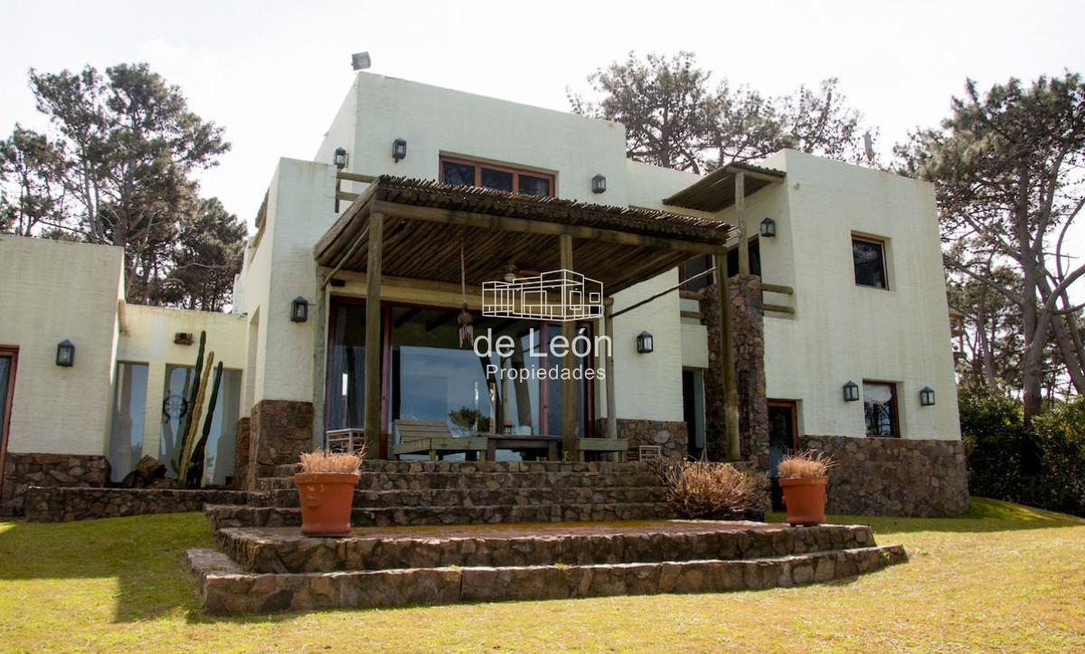 Casa ID.188 - Gran casa de 5 dormitorios en Montoya