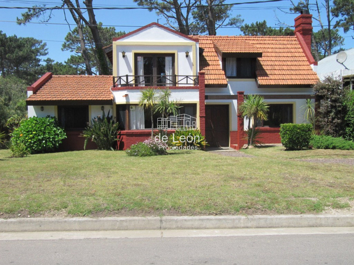 Casa ID.37 - Casa de 3 dormitorios en venta en Montoya, La Barra