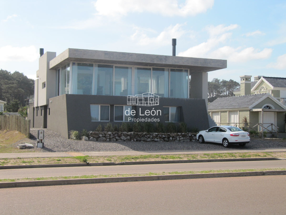 Casa ID.602 - Casa en primera linea Montoya