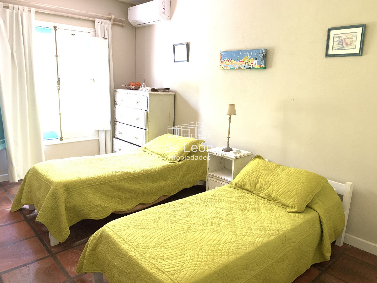 Casa ID.665 - Gran casa en La Barra, a pasos de la Posta del Cangrejo
