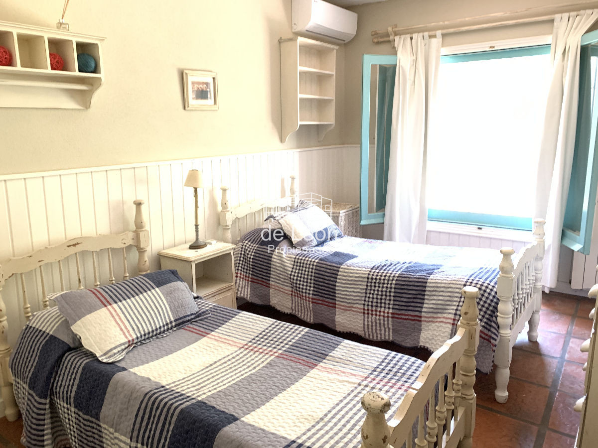 Casa ID.665 - Gran casa en La Barra, a pasos de la Posta del Cangrejo