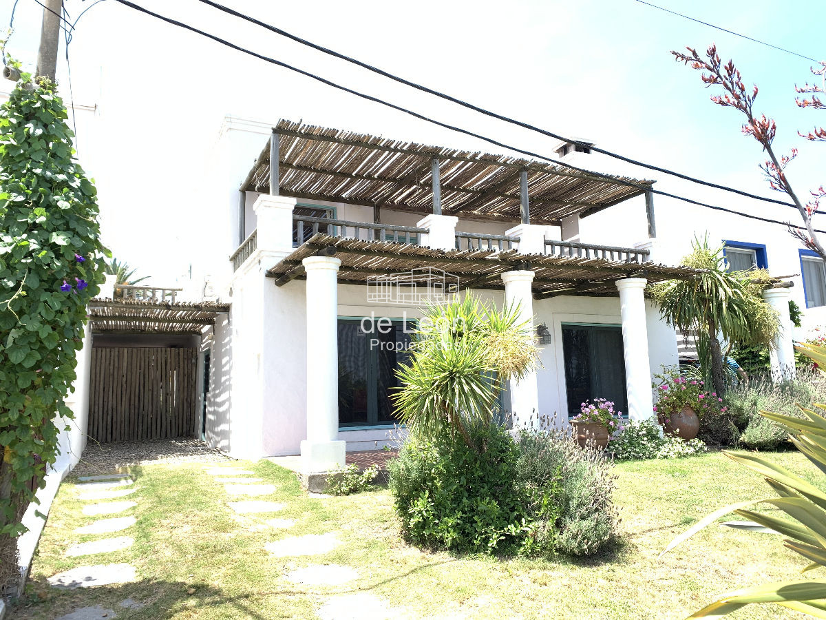 Casa ID.665 - Gran casa en La Barra, a pasos de la Posta del Cangrejo