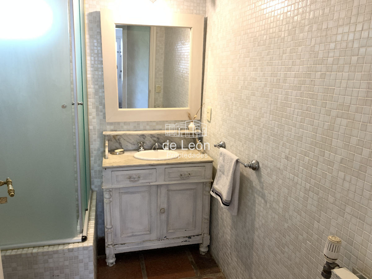 Casa ID.665 - Gran casa en La Barra, a pasos de la Posta del Cangrejo