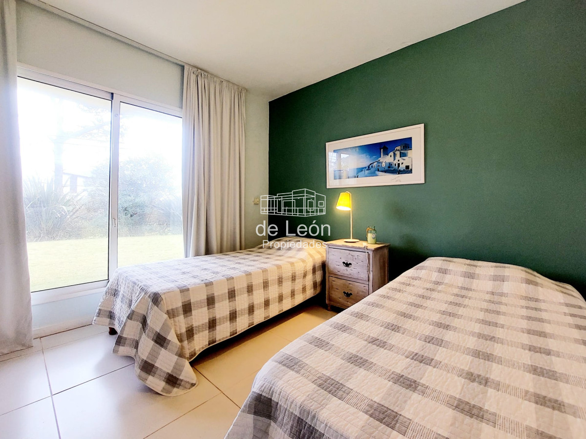 Casa ID.554 - Casa de 6 dormitorios y servicio en Montoya, La Barra