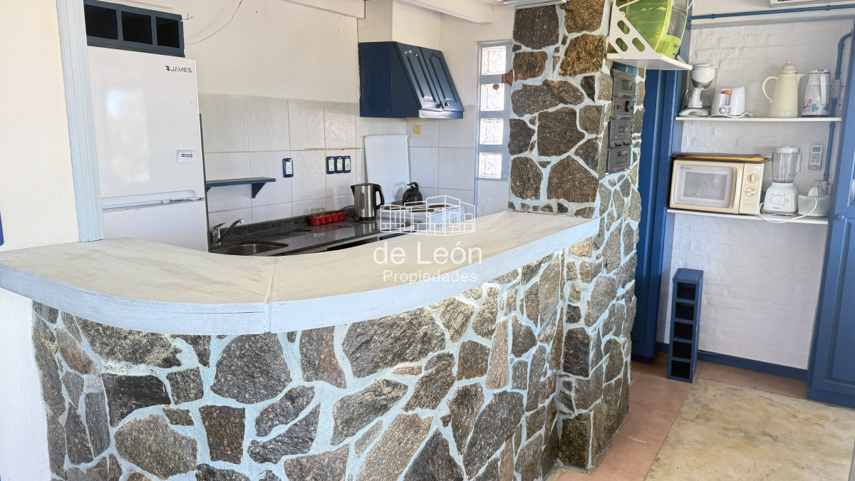 Casa ID.160 - Casa bien ubicada con vistas al mar, piscina y amplio espacio exterior