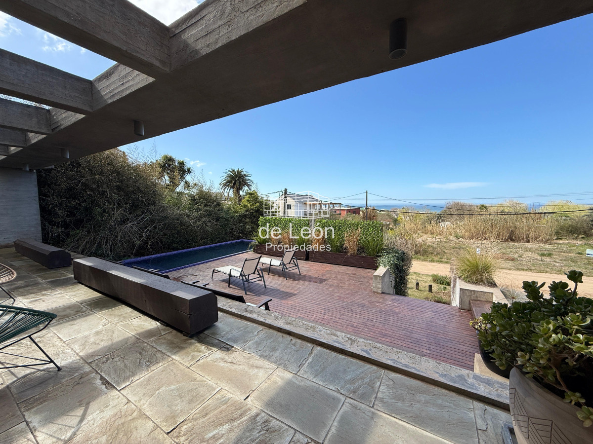 Casa ID.15302 - Importante casa de 4 dormitorios y servicio en El Chorro, La Barra