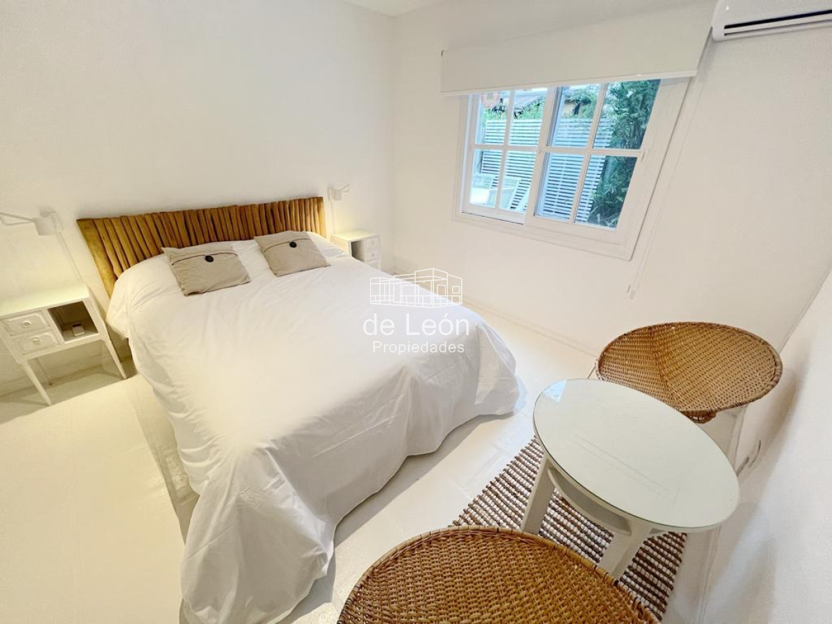 Casa ID.12 - Casa en venta reciclada a estilo moderno, con amplio jardín en Montoya, La Barra